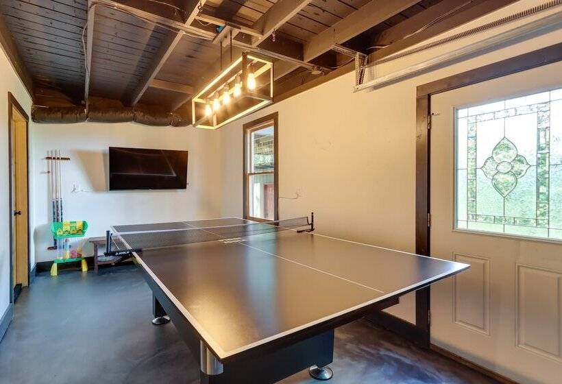 Gorgeous Ellijay Cabin: Private Hot Tub + Fire Pit