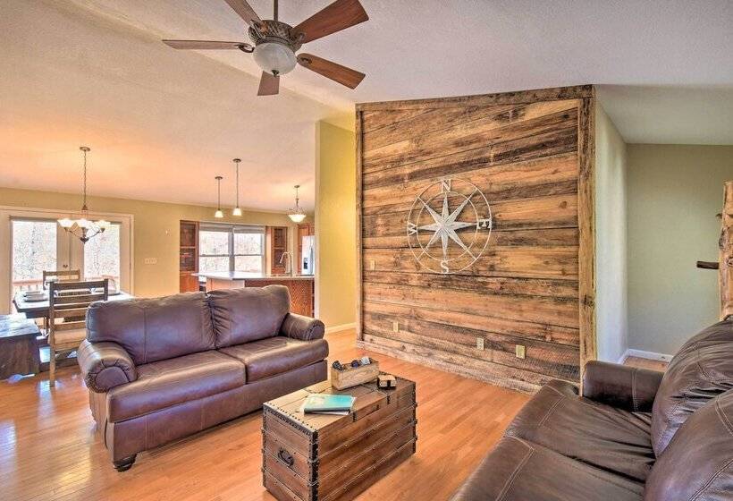 Gorgeous Ellijay Retreat W/ Private Hot Tub!