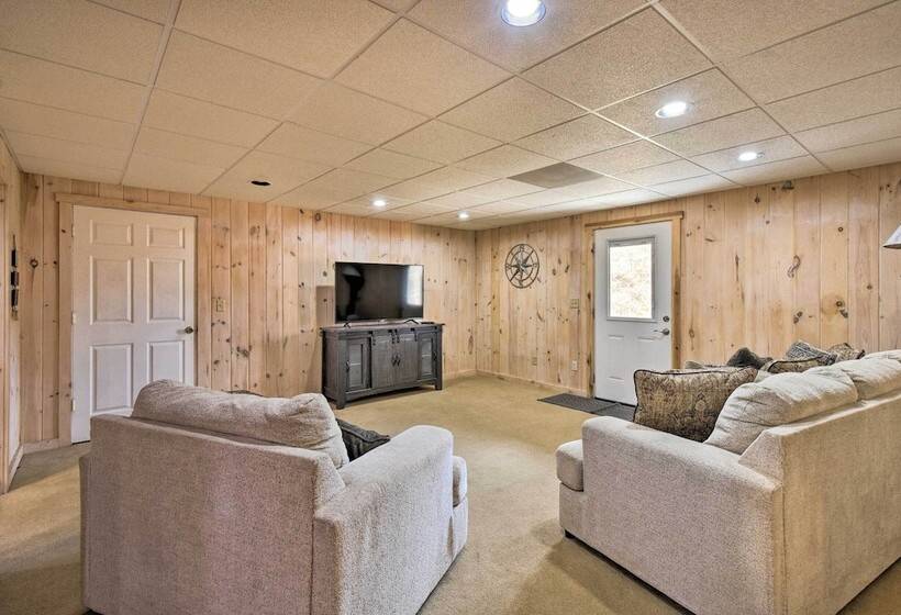 Gorgeous Ellijay Retreat W/ Private Hot Tub!