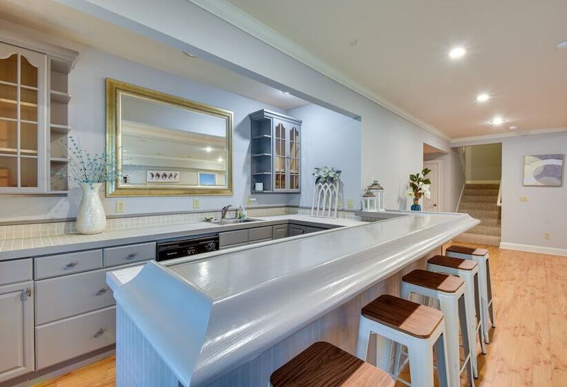 Grand Lakefront Home In Hartwell W/ Game Room!