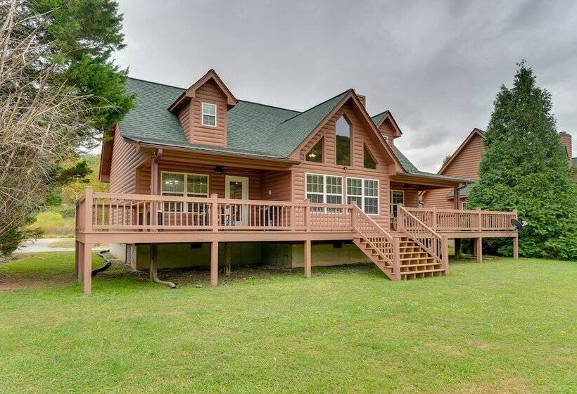 Hiawassee Riverfront Cabin: 7 Mi To Lake Chatuge!