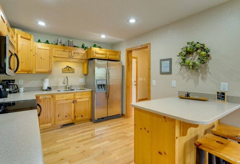 Hiawassee Riverfront Cabin: 7 Mi To Lake Chatuge!