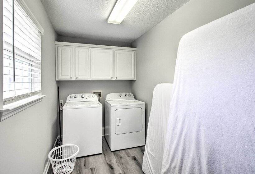 Ideally Located Luxe Beach House On Tybee Island