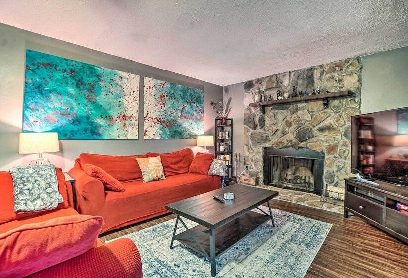 Idyllic Sky Valley Home W/ Pool & Hot Tub Access!