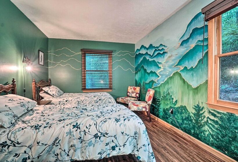 Idyllic Sky Valley Home W/ Pool & Hot Tub Access!