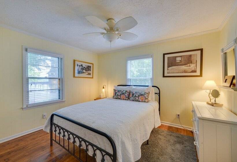 Lake Sinclair  Crooked Creek Cottage  W/ Fire Pit!