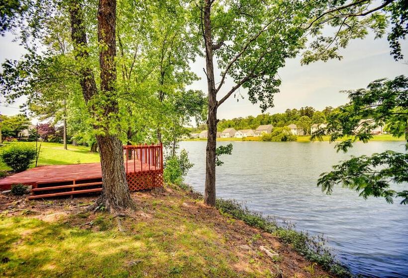 Lakefront Chesapeake Retreat W/ Hot Tub!