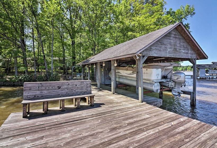 Lakefront Milledgeville Cabin: Private Dock, Porch