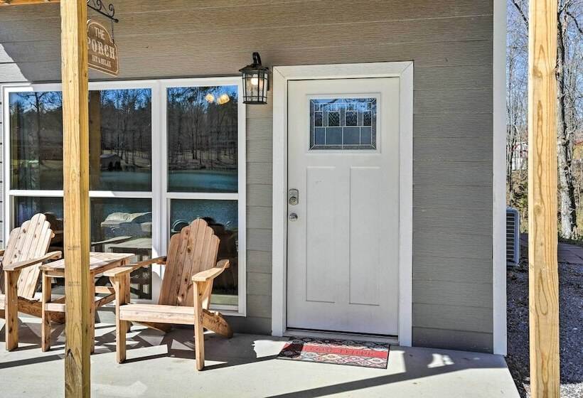 10 Mi To Drive In: Lakefront Trenton Cabin!