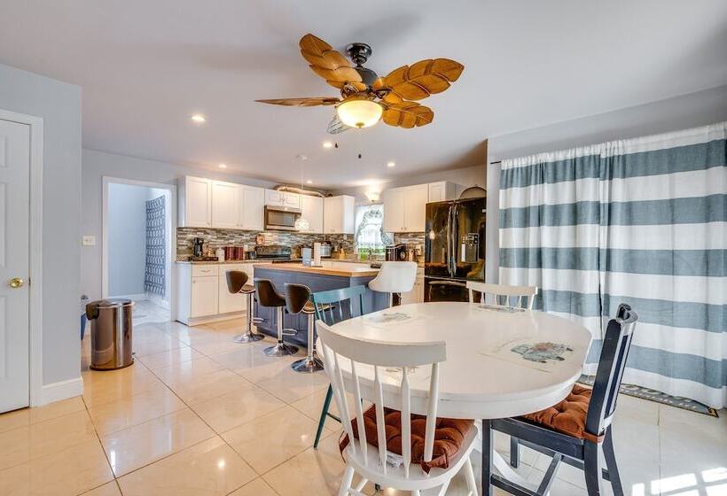 Lawrenceville Home ~ 35 Mi To Downtown Atlanta!