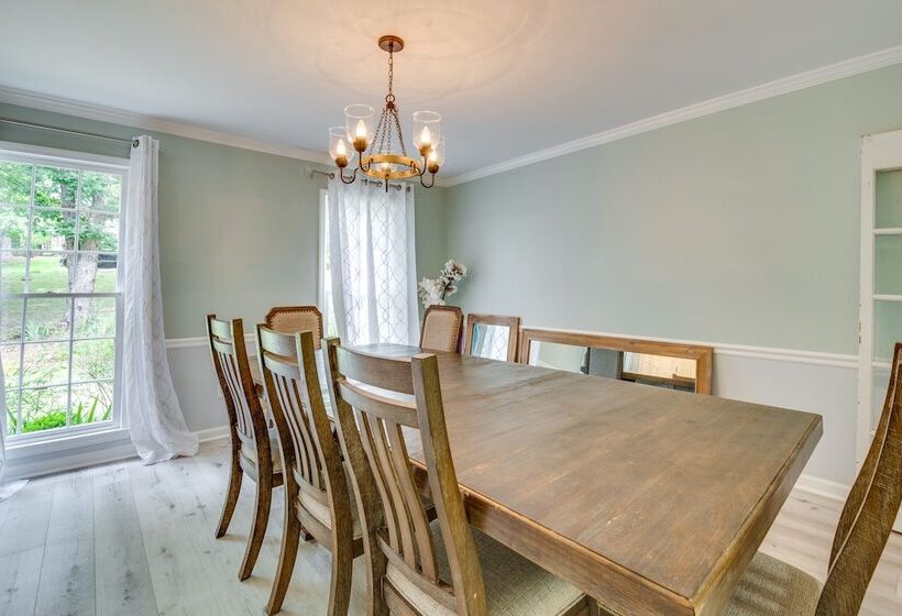 Lilburn Home W/ Deck, 20 Mi To Downtown Atlanta!