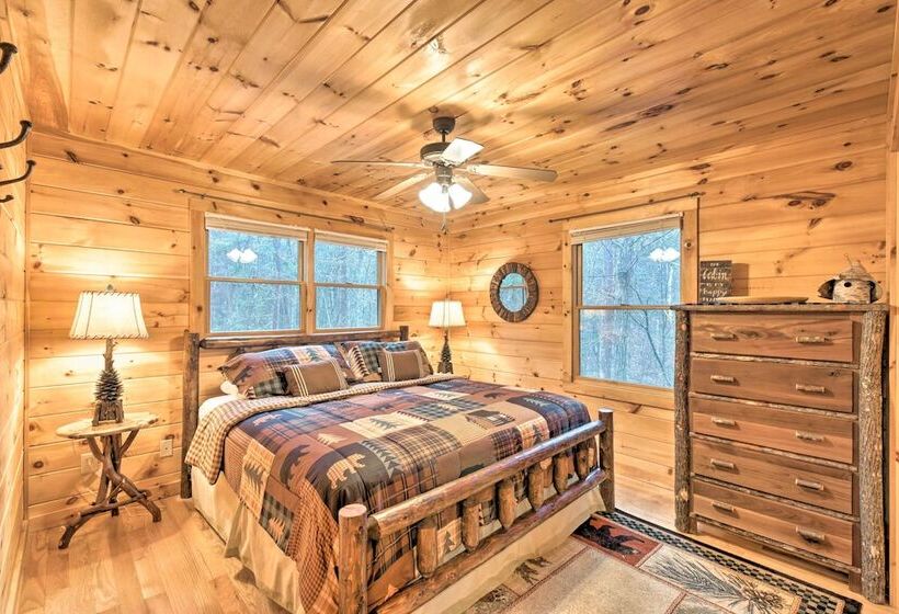 Long Pine Ridge  Cabin W/ Luxury Amenities!