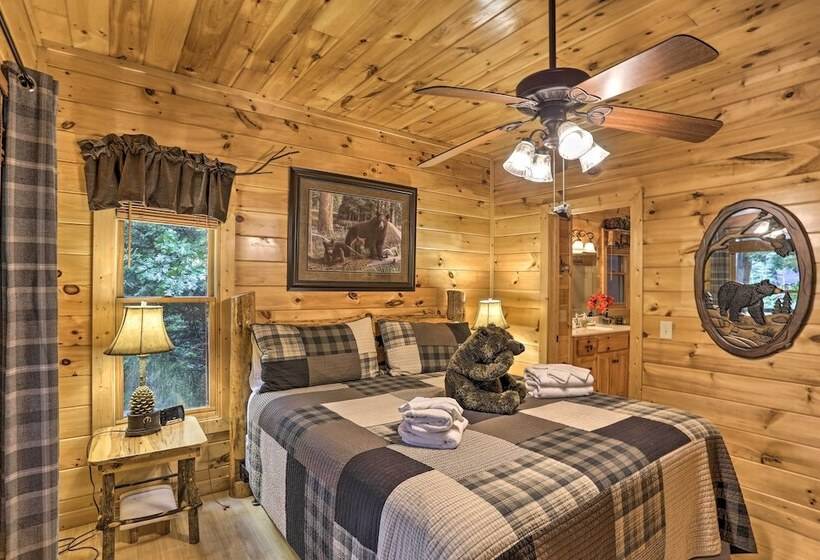 Cherry Lake Lodge W/ Hot Tub, Fire Pit & Game Room