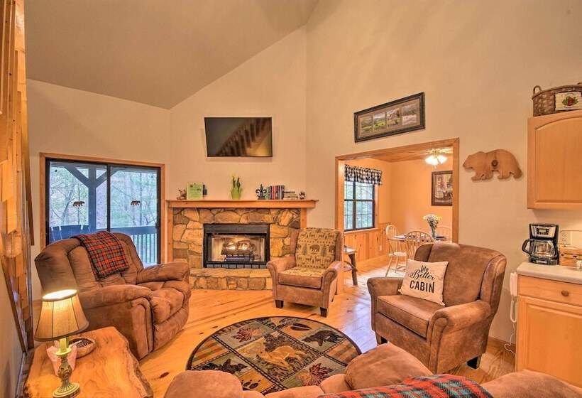 Modern Cabin W/ Deck In The Blue Ridge Mountains!