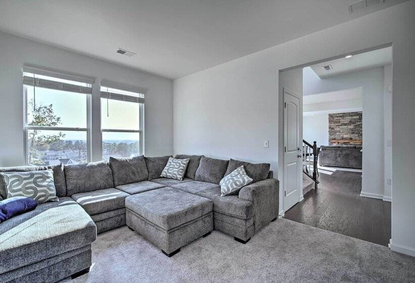 Modern Canton Home: 10 Mi To Lake Allatoona!