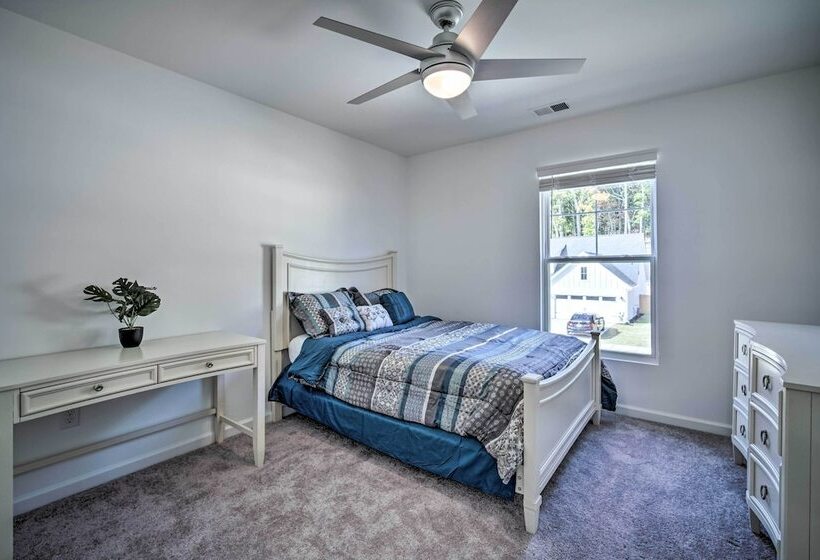 Modern Canton Home: 10 Mi To Lake Allatoona!