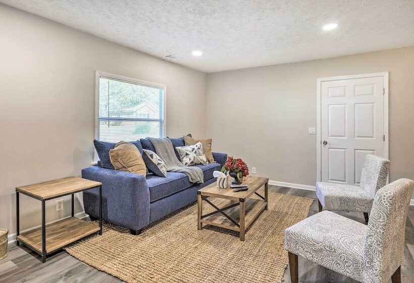 Modern Carrollton Home W/ Deck   Pets Welcome