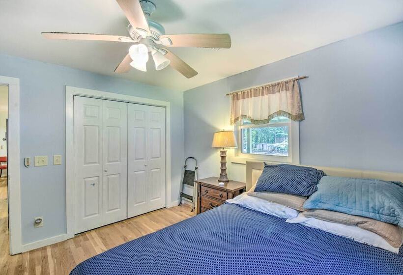 Peaceful Lake Hartwell Hideaway W/ Boat Dock!
