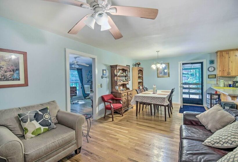 Peaceful Lake Hartwell Hideaway W/ Boat Dock!