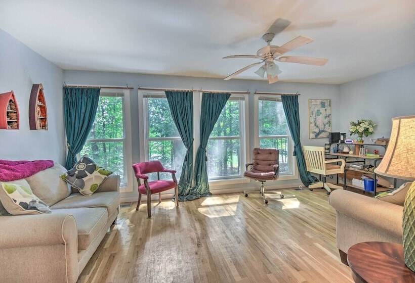Peaceful Lake Hartwell Hideaway W/ Boat Dock!