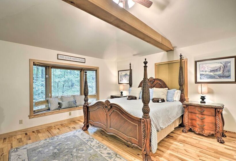 Peaceful & Secluded Home W/ Private Fire Pit!