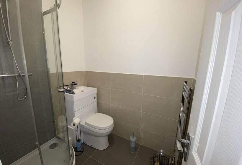 膳宿费 Cosy 3bd Guesthouse. Private Bathrooms
