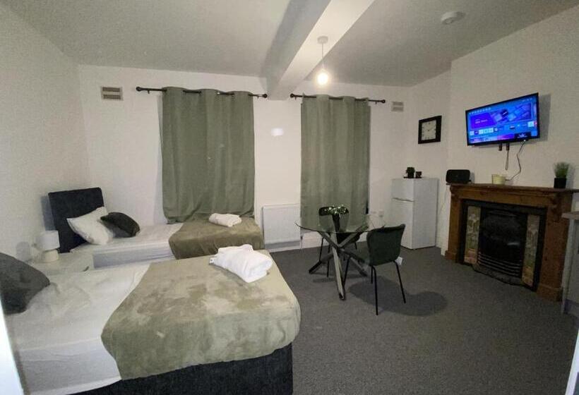 膳宿费 Cosy 3bd Guesthouse. Private Bathrooms