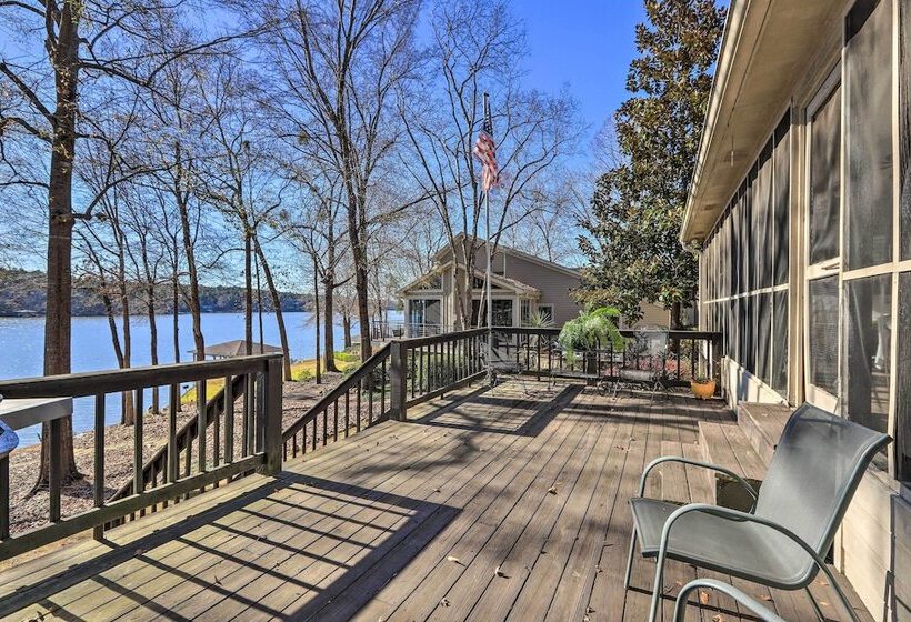 Pet Friendly Lake Sinclair Home W/ Boat Dock!