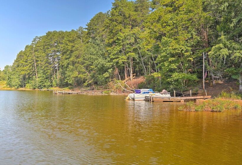 Pet Friendly Toccoa Home W/ Deck + Lake Access!