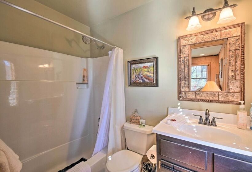 Plummer Lodge  In Big Canoe W/ Lake Access!