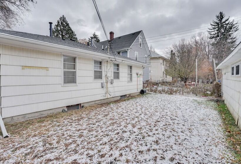 Quaint Duplex Home ~ 4 Mi To Downtown Minneapolis