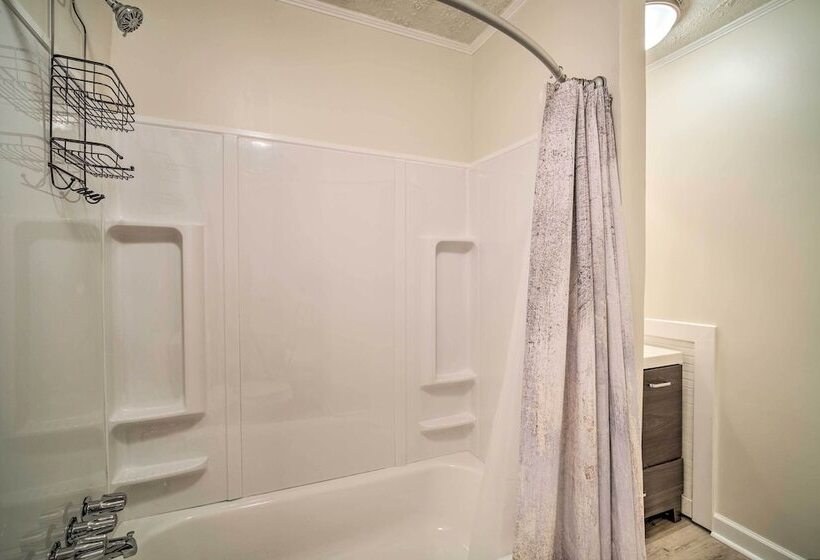 Renovated Family Home ~ 18 Mi To Dwtn Atlanta