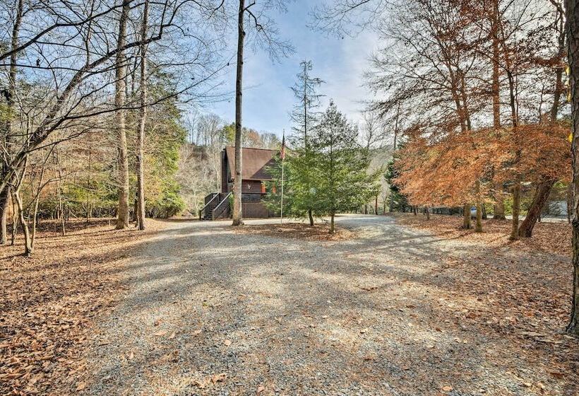 Riverbend Reserve  Cabin W/ Yard + Fire Pit!