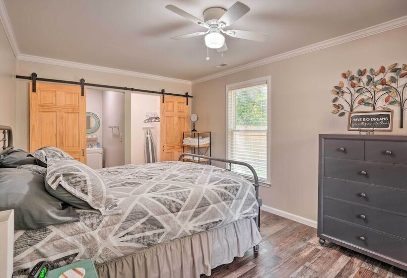 Rock Spring Hideaway W/ Large Yard + Grill!
