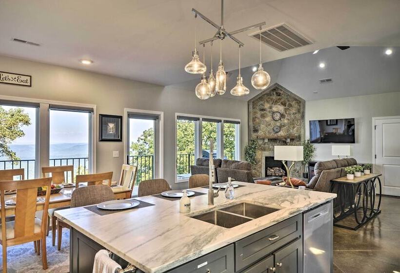Scenic Sanctuary In Lookout Mountain W/ Views!