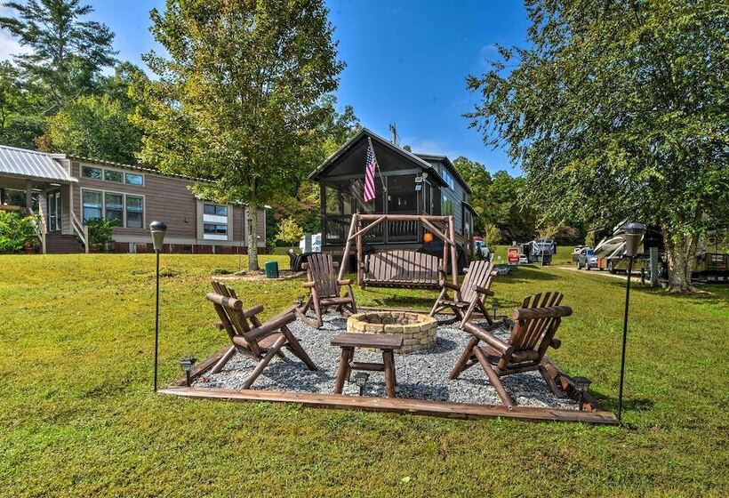 Secluded Morganton Tiny Home W/ Grills!