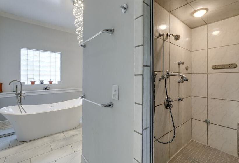 Single Story Home ~ 7 Mi To Old Towne Conyers!