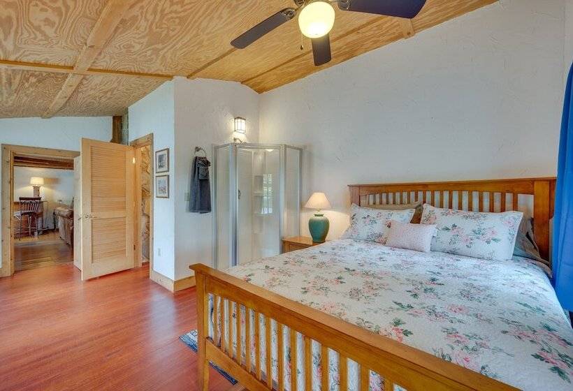 Spacious Buena Vista Cabin W/ Lake Views & Deck