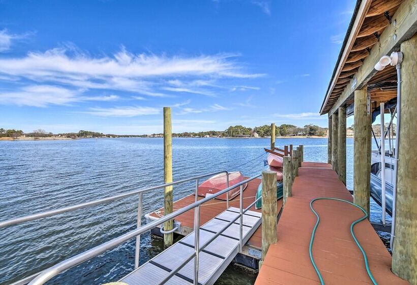 Spacious Chesapeake Home W/ Pool Table!