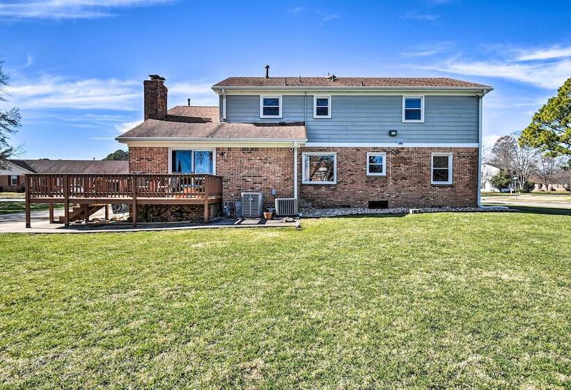 Spacious Chesapeake Home W/ Pool Table!