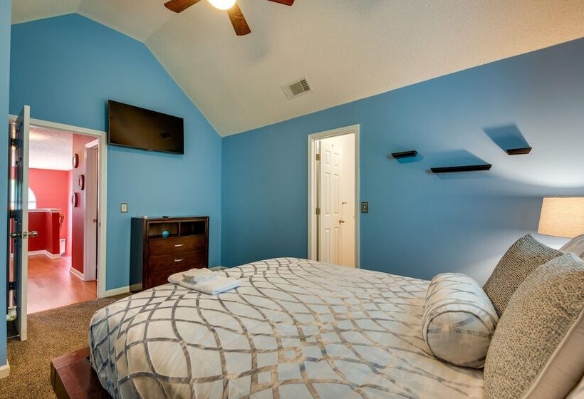 Spacious Fairburn Home: 1 Mi To Cedar Grove Lake!