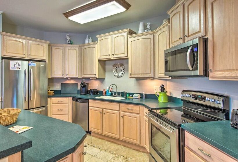 Spacious Tybee Island Retreat W/ Private Pool