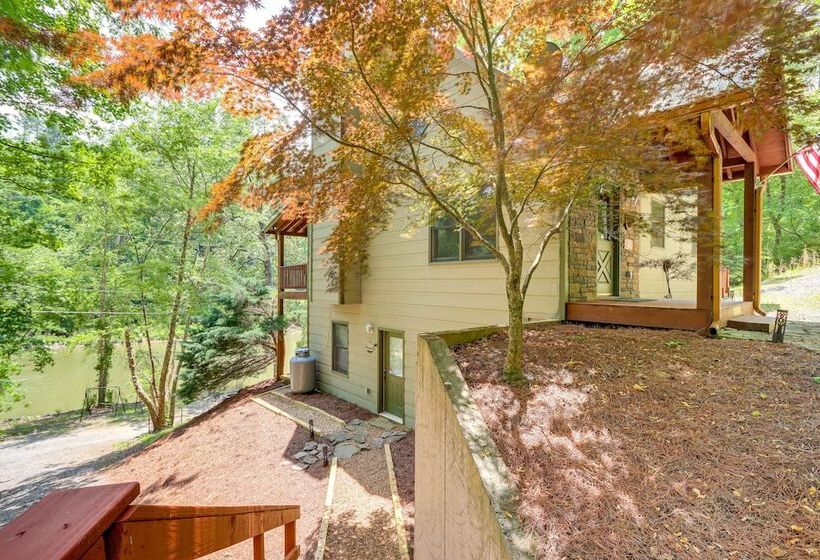 The River Rest  Ellijay Cabin W/ Hot Tub!