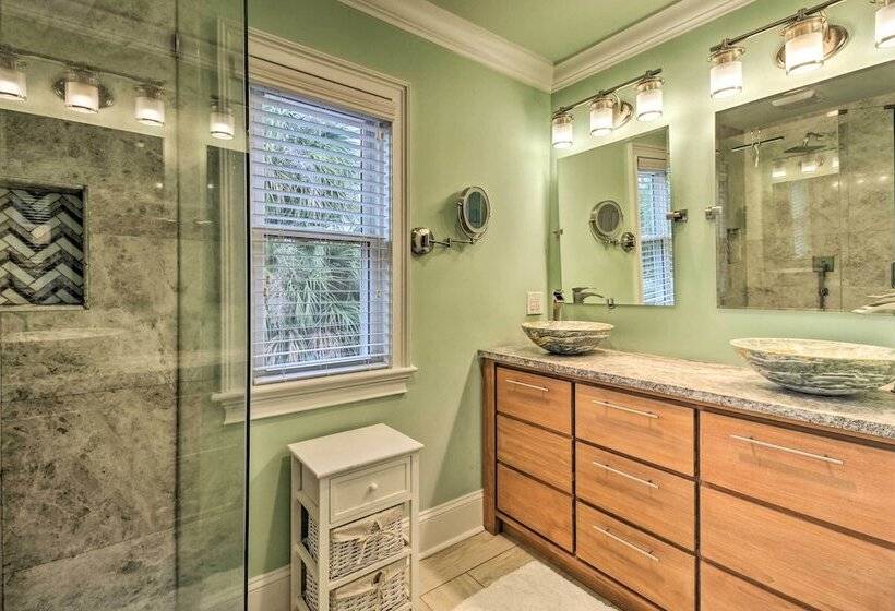 Tybee Island Home W/ Rooftop & Ocean Views!