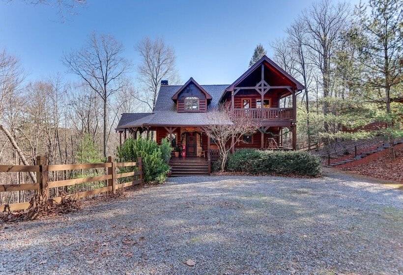 Ellijay Hideaway W/ Hot Tub, Views & Game Room!