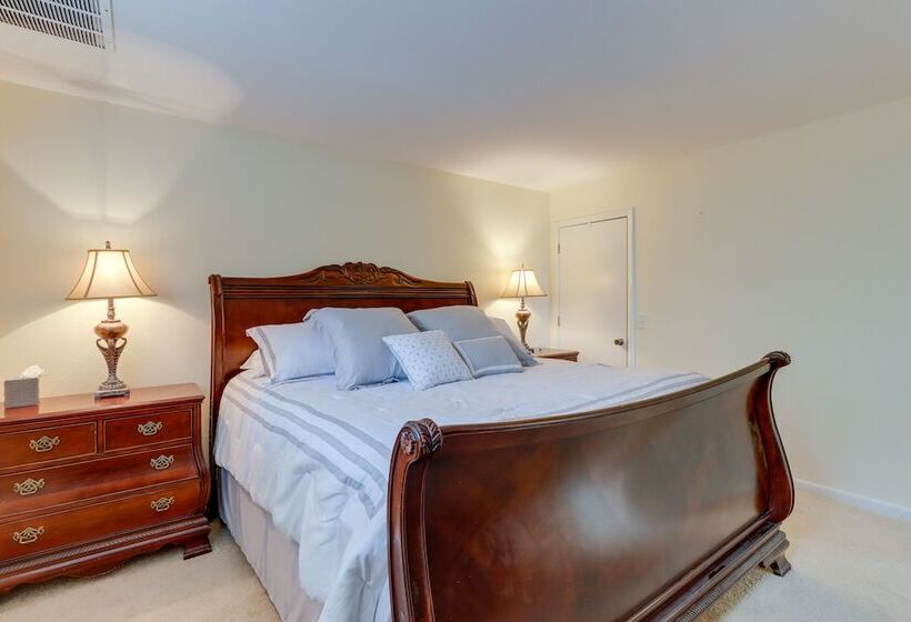Young Harris Home W/ Enchanted Valley Views!