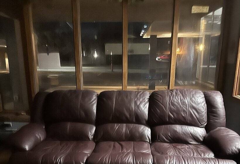 فندق صغير J E Hotel & Suites