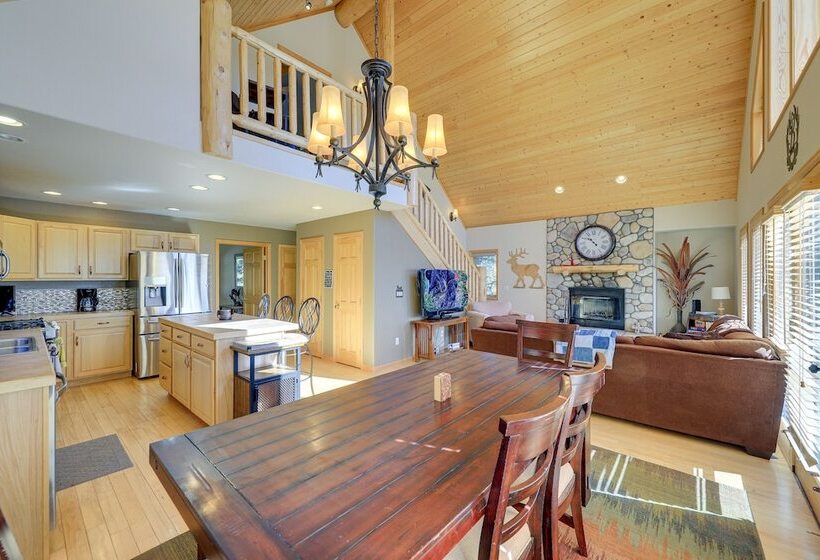 Beautiful Jefferson Cabin: Fire Pit, Grill, Views!