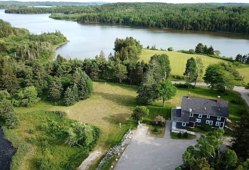 مبيت وإفطار Chandler River Inn