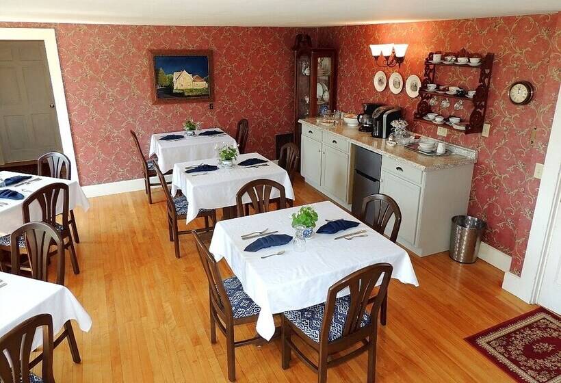 مبيت وإفطار Chandler River Inn
